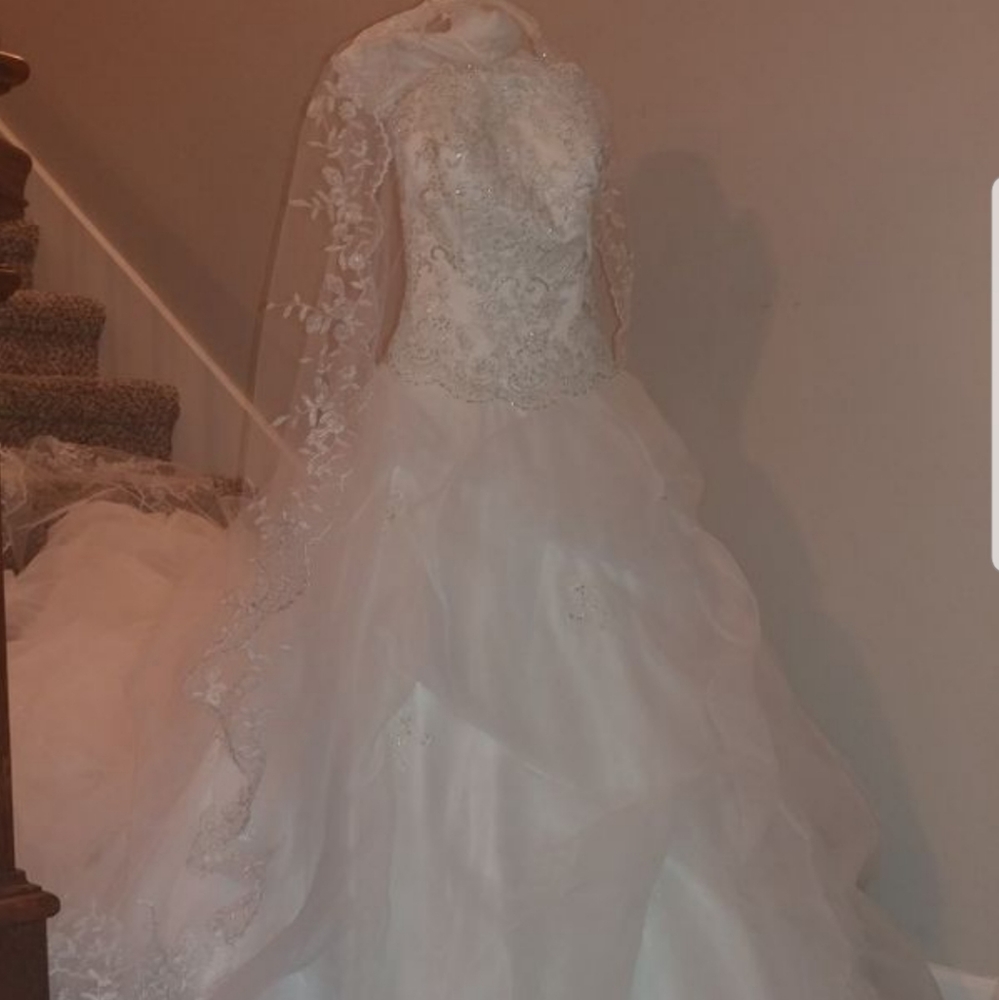 Wedding dress